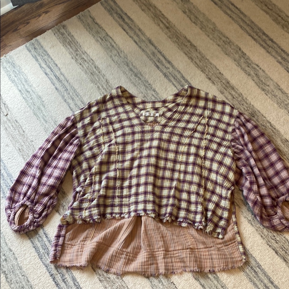 Free people womens Shirt with Raw hem and puff sleeves